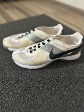 Nike White and Black Mesh Golf Shoes